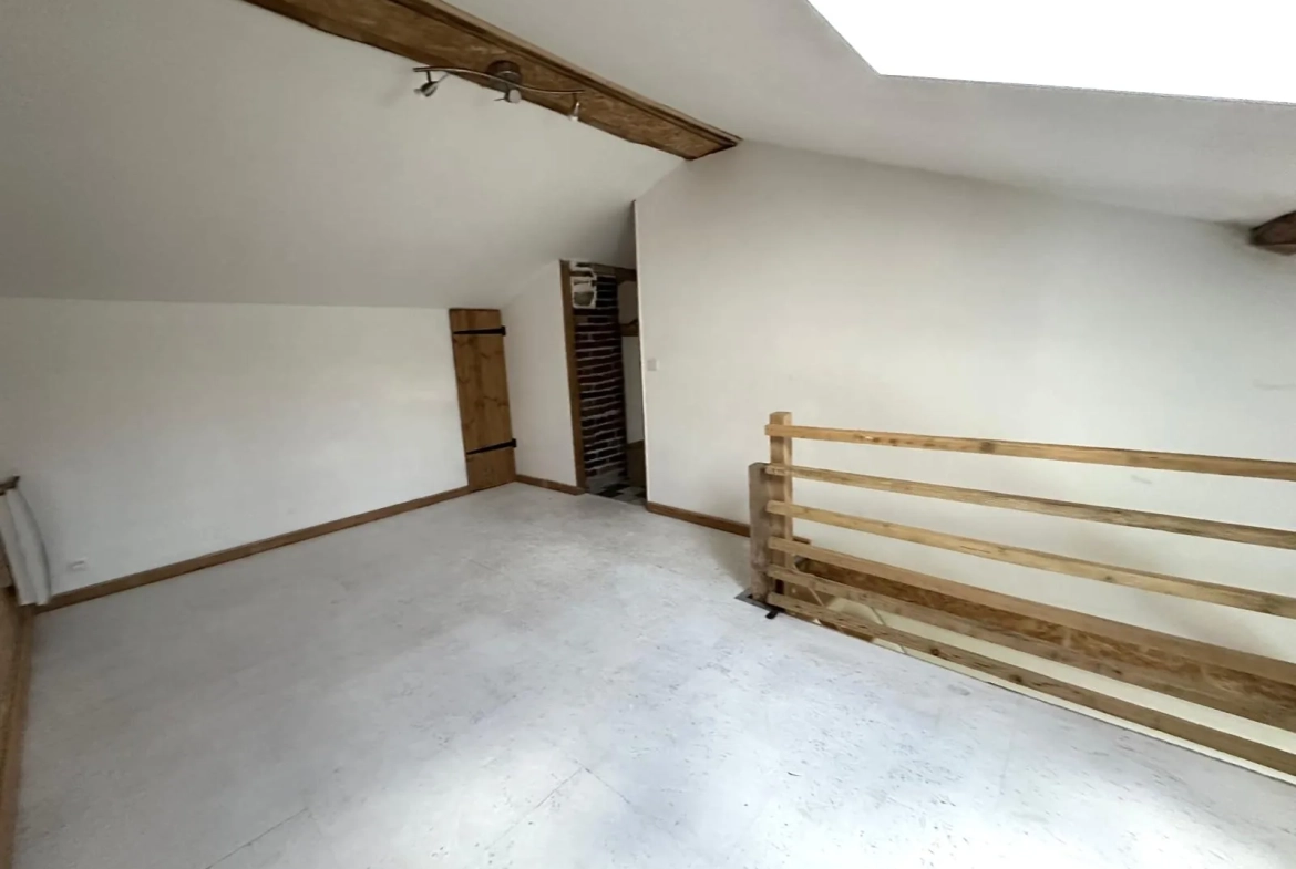 Appartement duplex F3 de 74,09 m² à Unieux, secteur calme et résidentiel, idéal premier achat ou investissement 