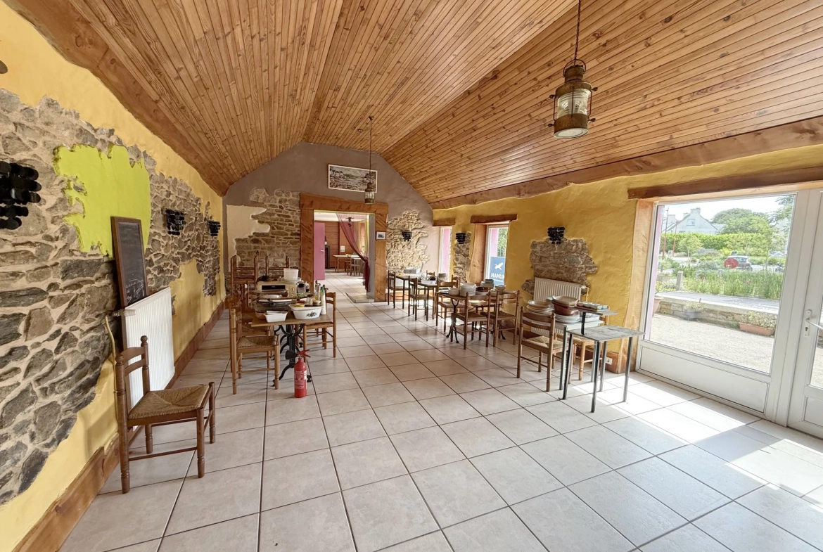 Charmante maison à Saint Derrien avec potentiel de rénovation, face à un plan d’eau 