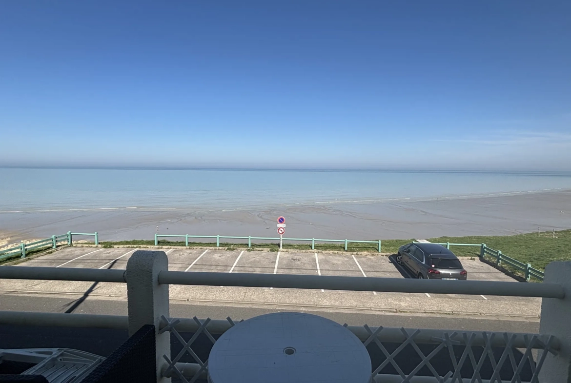 Studio face mer avec balcon à Ault – Proche plage d'Onival 