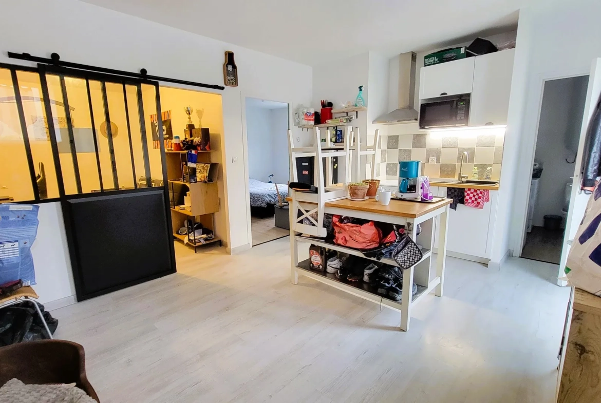 Appartement rénové à vendre à Combrand avec locataire en place – Investissement performant dans les Deux-Sèvres 