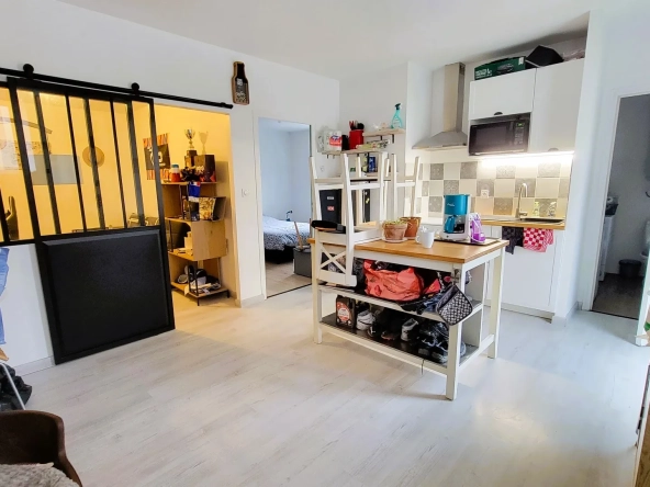Appartement rénové à vendre à Combrand avec locataire en place – Investissement performant dans les Deux-Sèvres