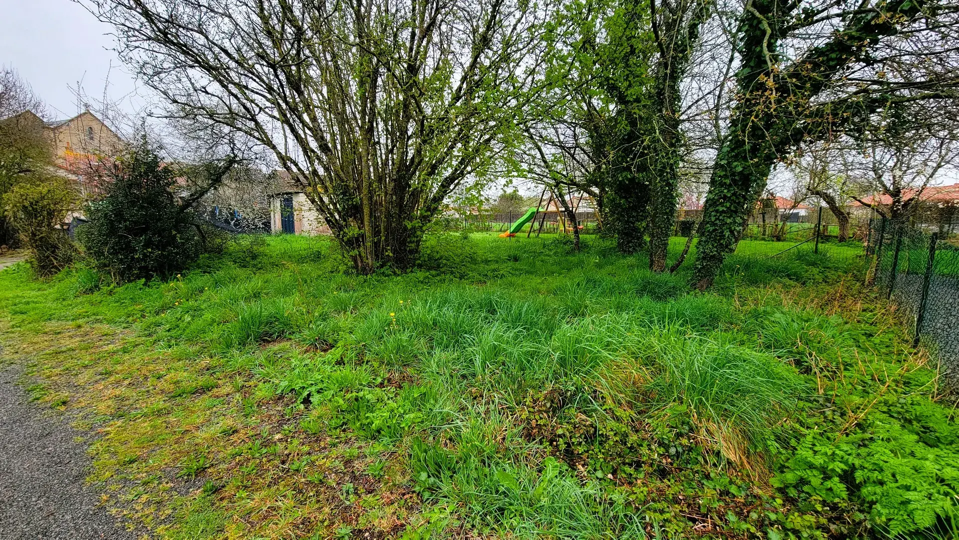 Appartement rénové à vendre à Combrand avec locataire en place – Investissement performant dans les Deux-Sèvres 