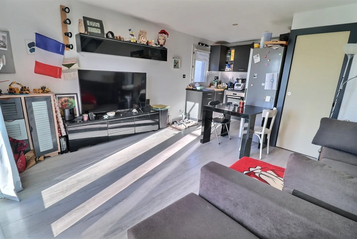 Maison 3 pièces avec jardin, piscine et parking à Vic-la-Gardiole (34) 
