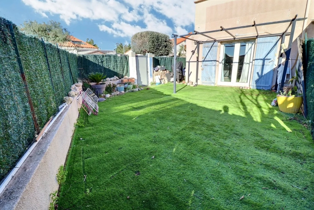 Maison 3 pièces avec jardin, piscine et parking à Vic-la-Gardiole (34)