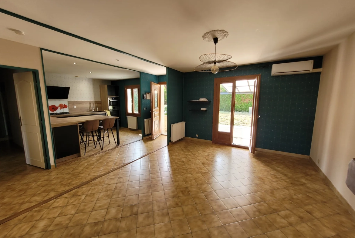 Belle maison familiale à Tronget avec garage et terrasse - Classe énergie 'C' 