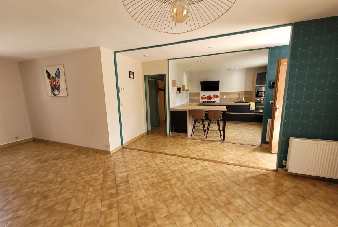 Belle maison familiale à Tronget avec garage et terrasse - Classe énergie 'C' 