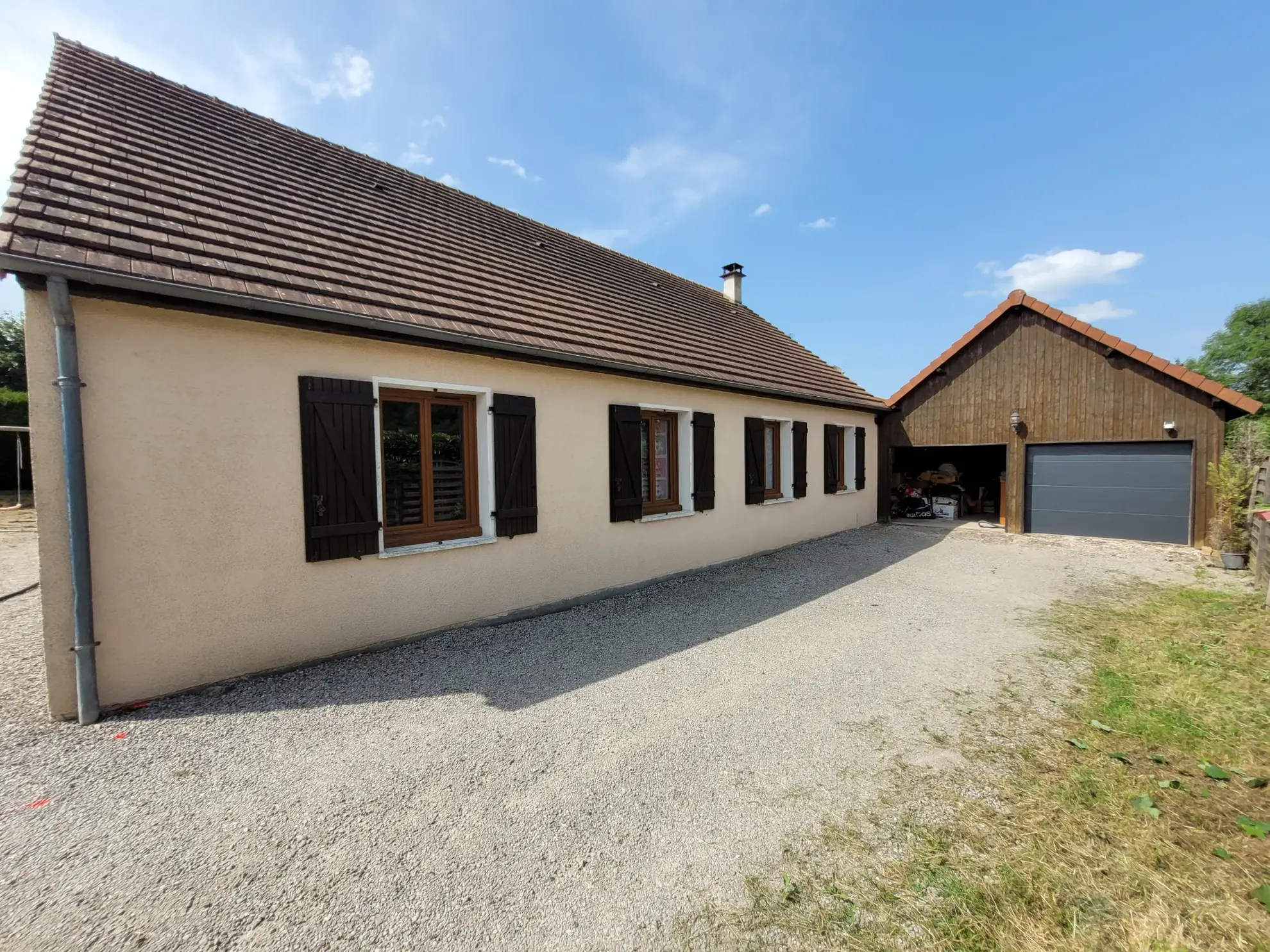 Belle maison familiale à Tronget avec garage et terrasse - Classe énergie 'C' 