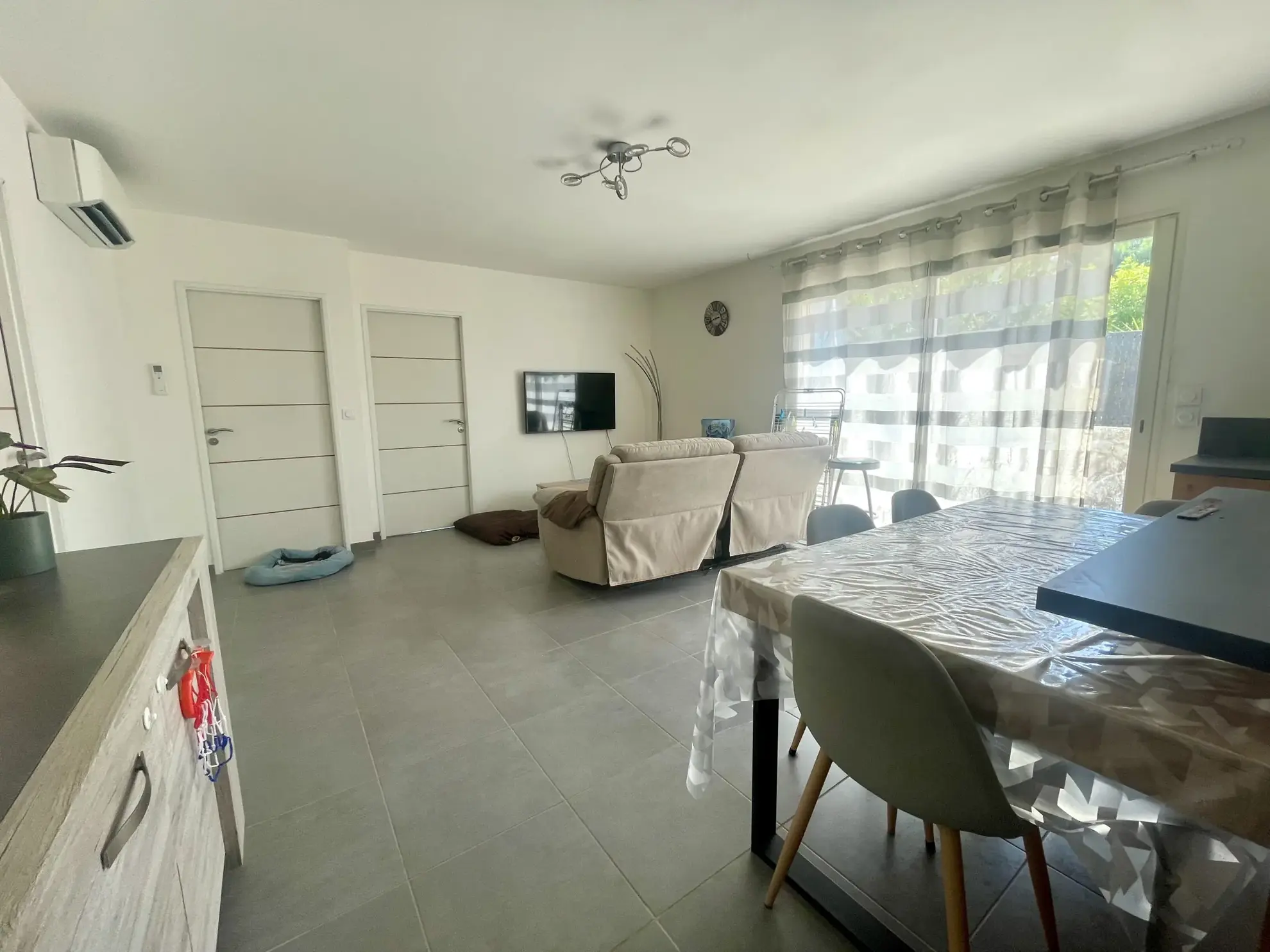 Villa T4 de plain-pied avec jardin à Magalas dans l'Hérault 