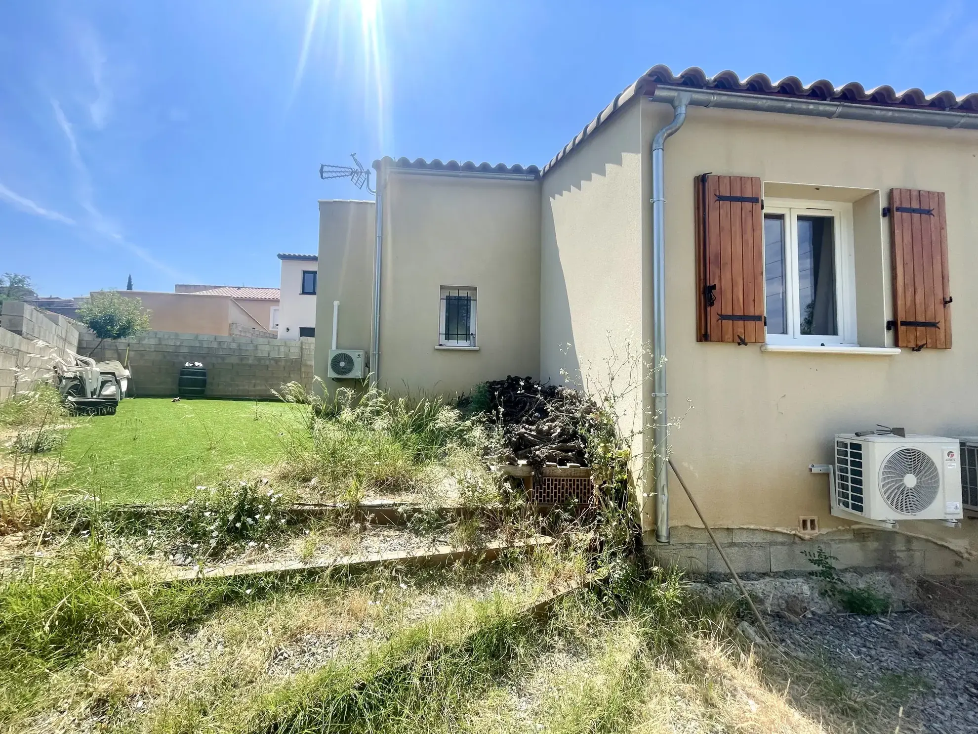Villa T4 de plain-pied avec jardin à Magalas dans l'Hérault 