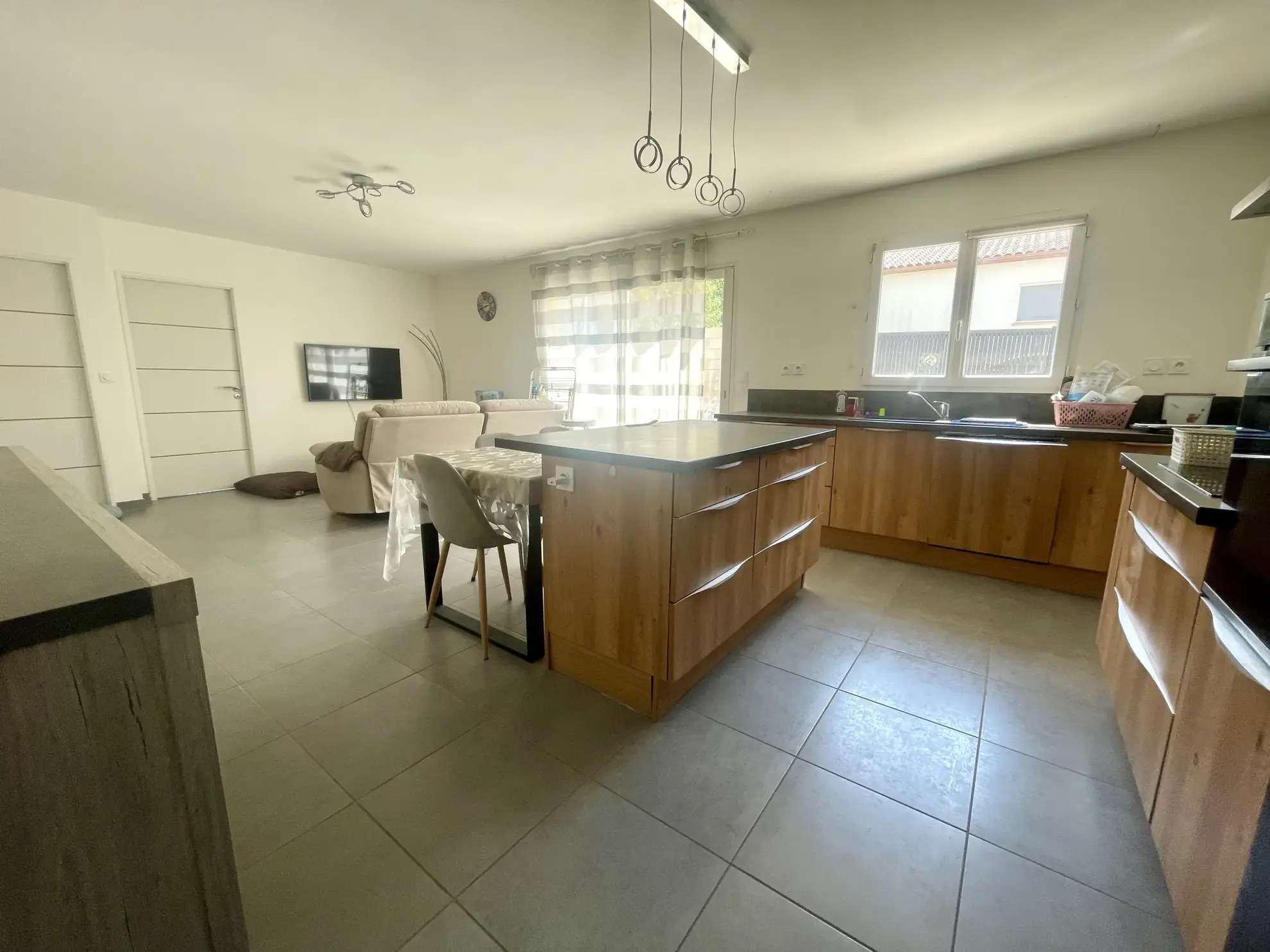 Villa T4 de plain-pied avec jardin à Magalas dans l'Hérault 