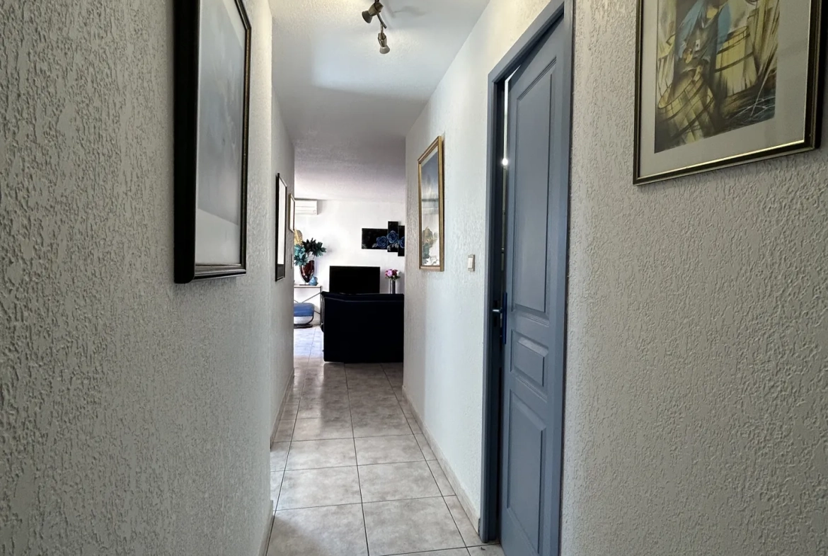 Appartement T3 avec vue mer à Sainte-Marie-la-Mer - 60 m², parking, dernier étage 