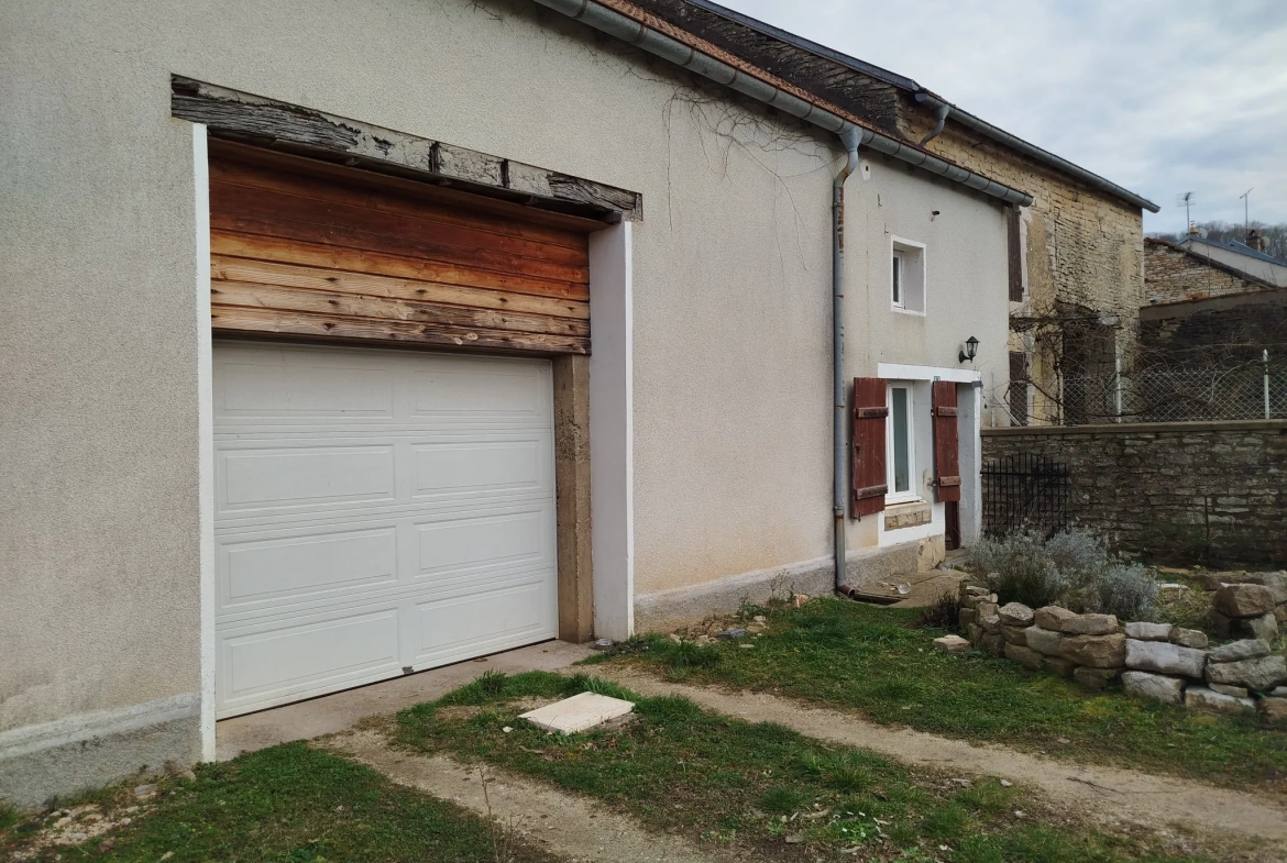Maison en pierre à Grenant de 100 m², rénovée partiellement, avec terrasse et garage 