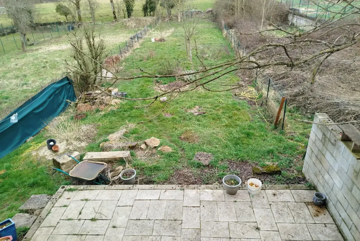 Maison en pierre à Grenant de 100 m², rénovée partiellement, avec terrasse et garage 