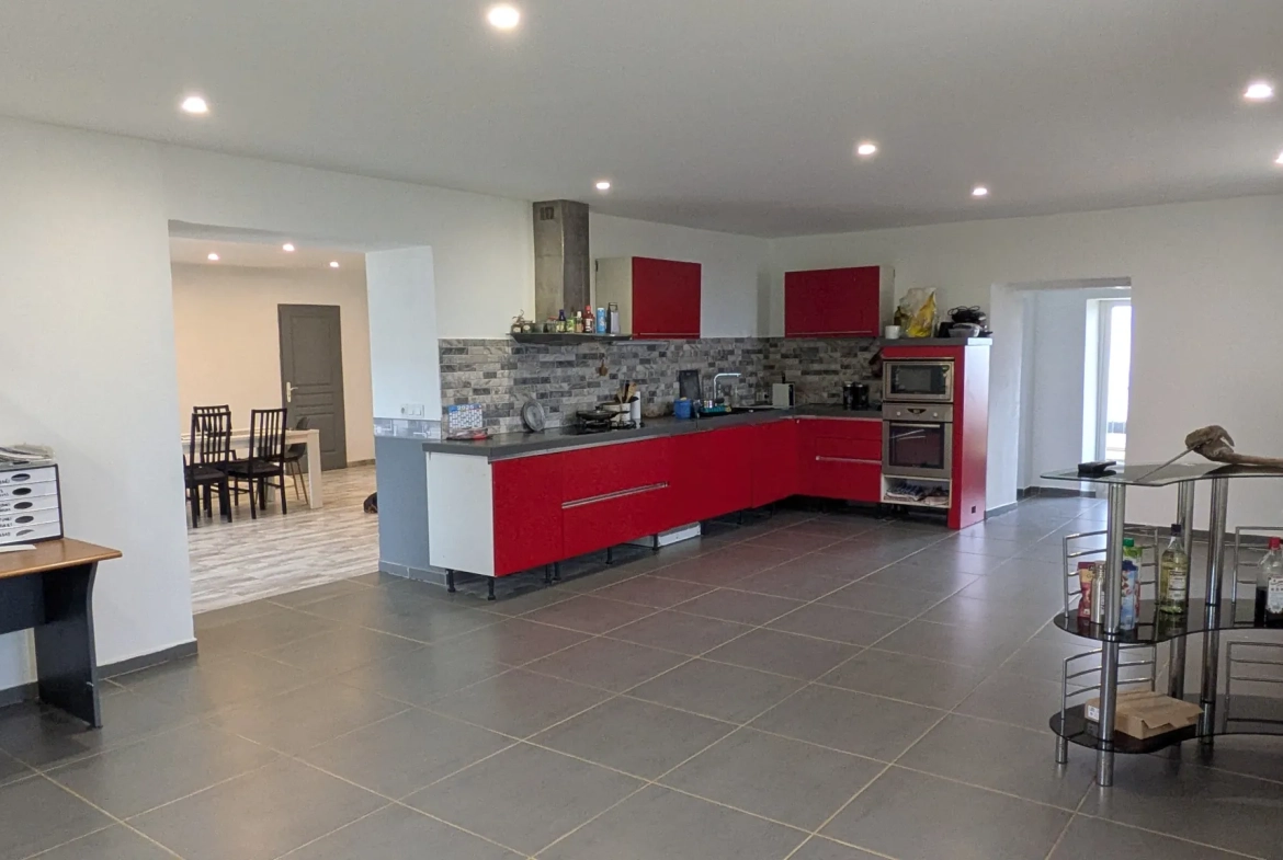 Magnifique maison rénovée de 145 m² avec grand terrain à Bois-de-Gand 