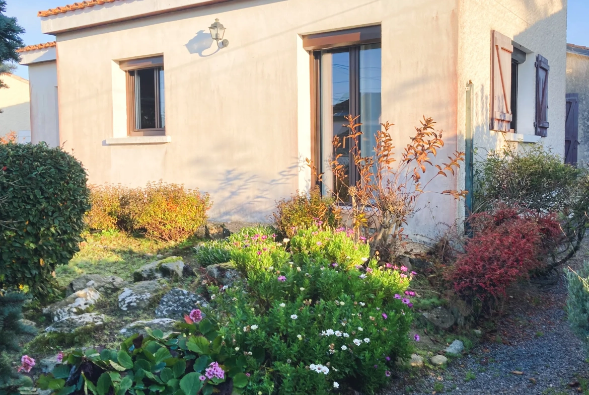 Maison à rénover de 60 m² à Préfailles avec potentiel de rénovation et terrasse 