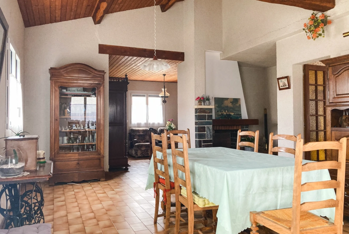 Maison à rénover de 60 m² à Préfailles avec potentiel de rénovation et terrasse 