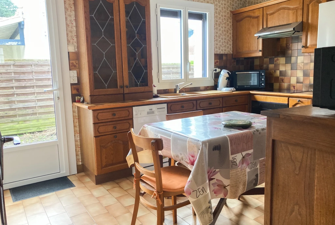Maison à rénover de 60 m² à Préfailles avec potentiel de rénovation et terrasse 