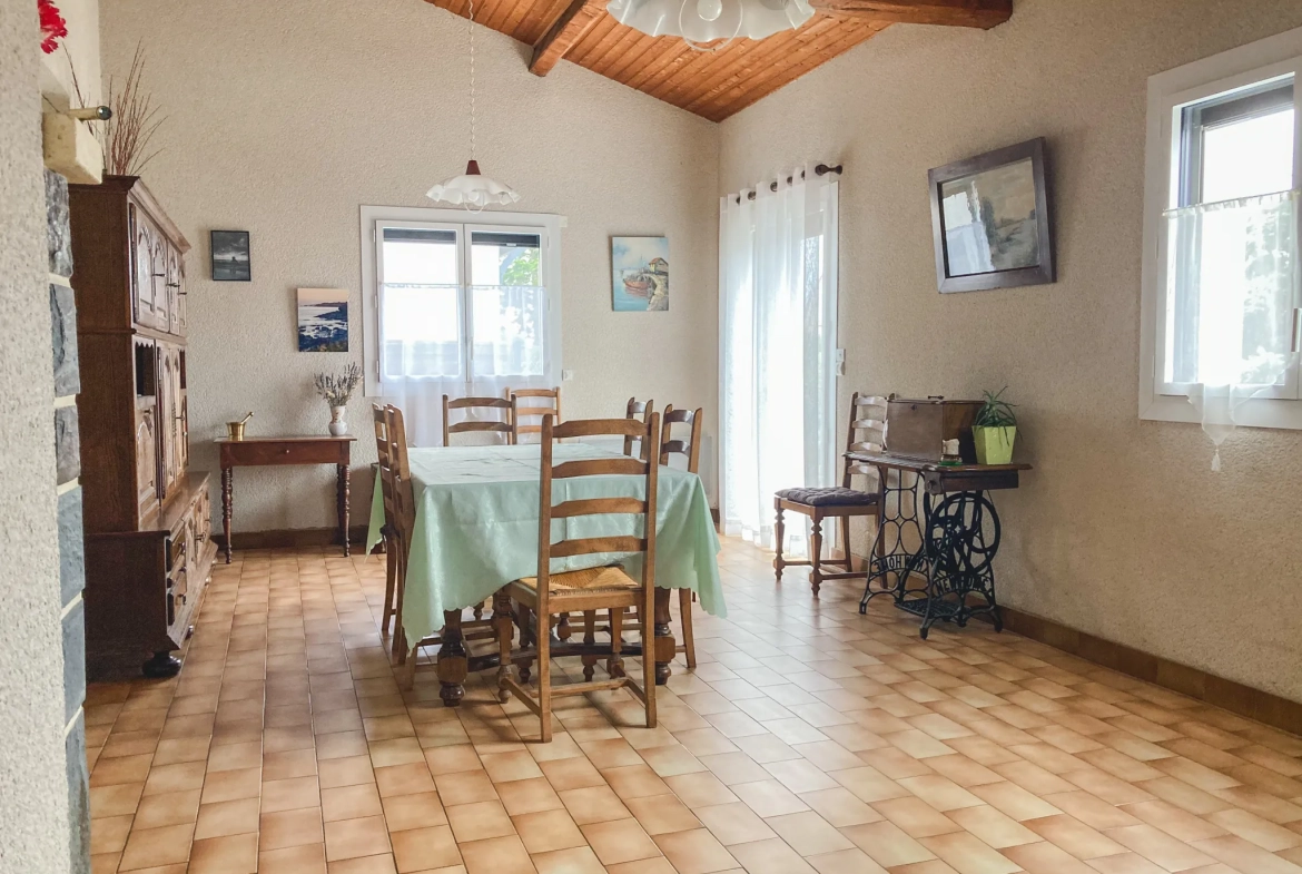 Maison à rénover de 60 m² à Préfailles avec potentiel de rénovation et terrasse 