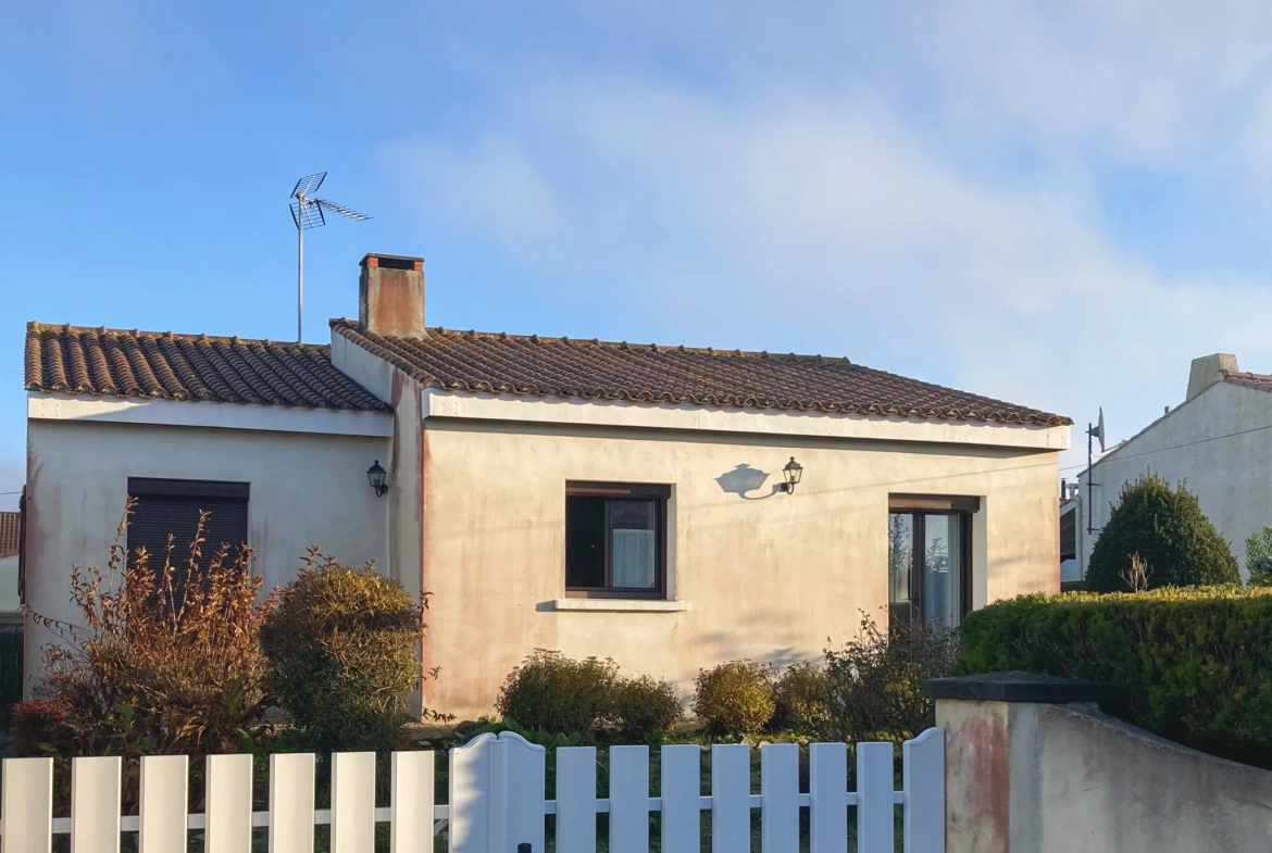 Maison à rénover de 60 m² à Préfailles avec potentiel de rénovation et terrasse 