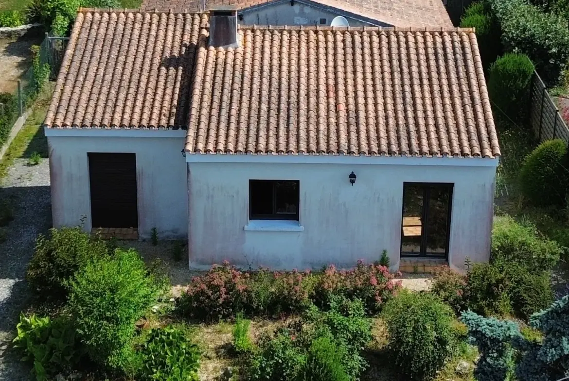 Maison à rénover de 60 m² à Préfailles avec potentiel de rénovation et terrasse 