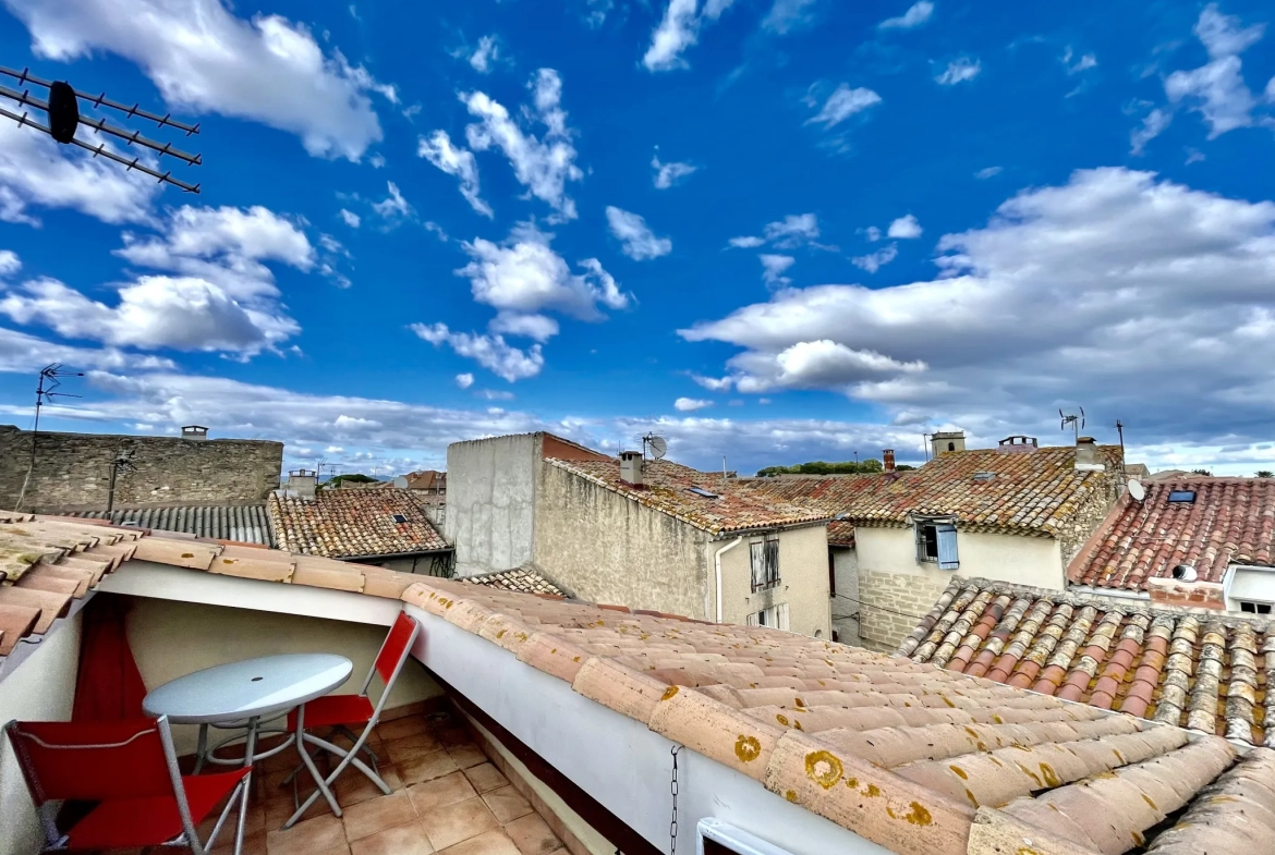 Maison de village avec terrasse, garage et vues imprenables à Alignan-du-Vent 