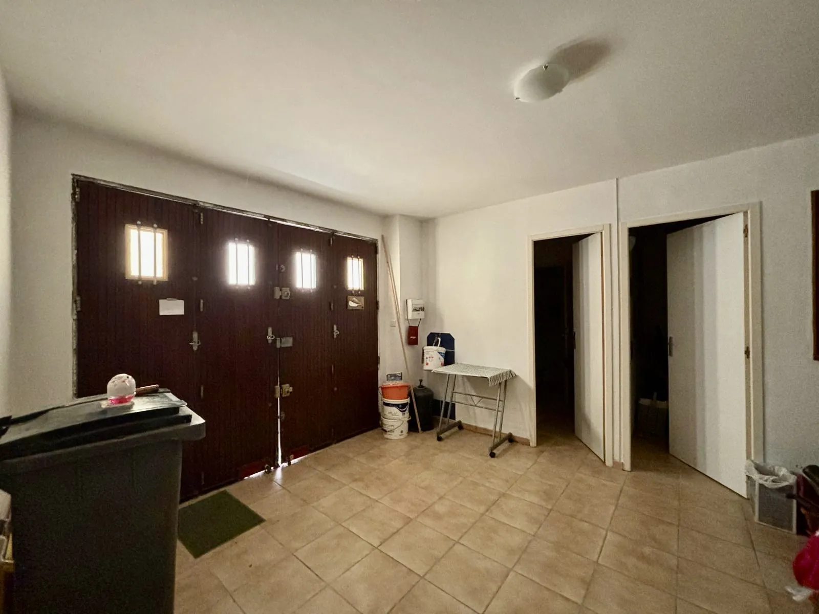 Maison de village avec terrasse, garage et vues imprenables à Alignan-du-Vent 