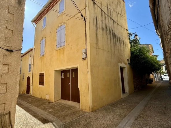 Maison de village avec terrasse, garage et vues imprenables à Alignan-du-Vent