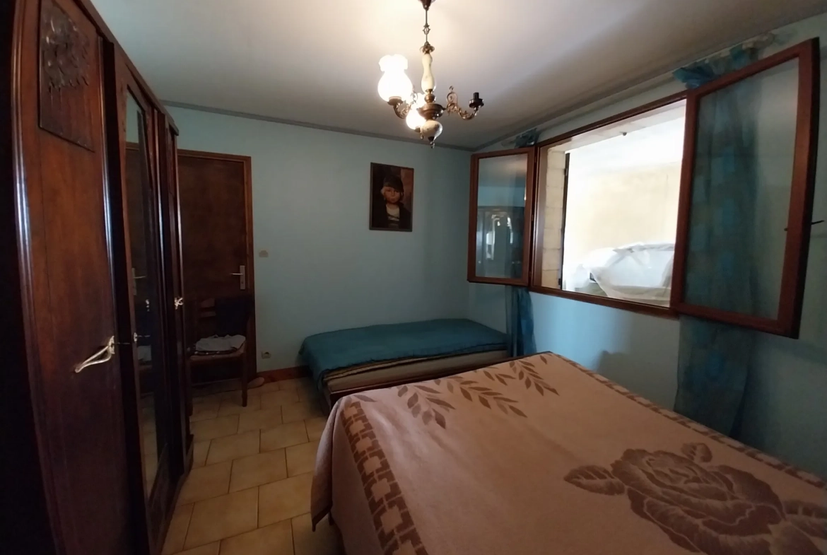 Maison familiale à vendre à Chancelade avec vue exceptionnelle et grand terrain 