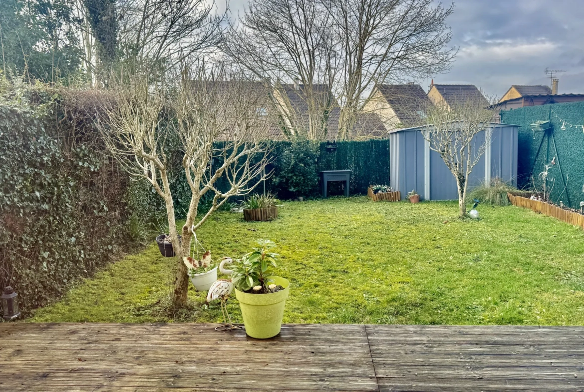 Maison à vendre à MANTES LA VILLE avec jardin et 4 chambres - Sans travaux 