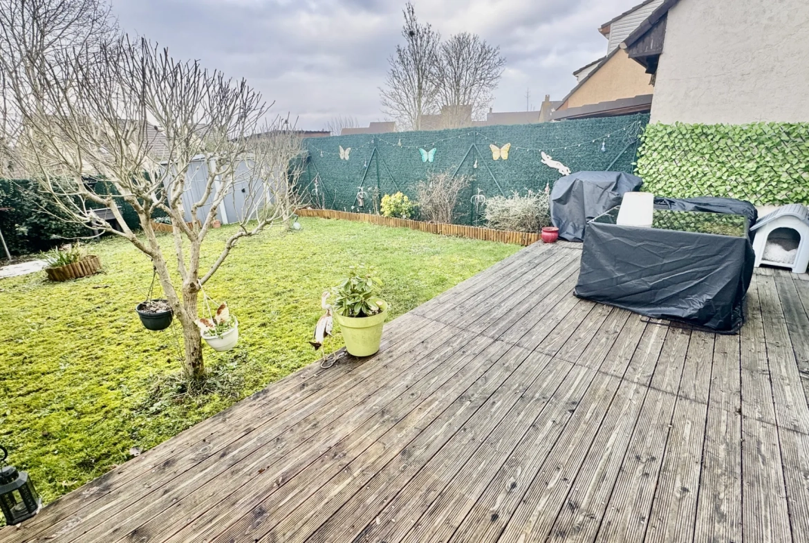 Maison à vendre à MANTES LA VILLE avec jardin et 4 chambres - Sans travaux 