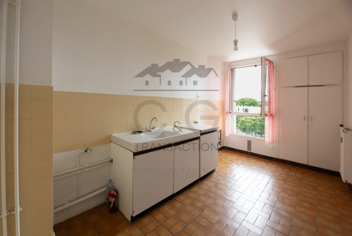 Bel appartement T4 de 73 m² avec balcon à Bayonne Saint Croix 