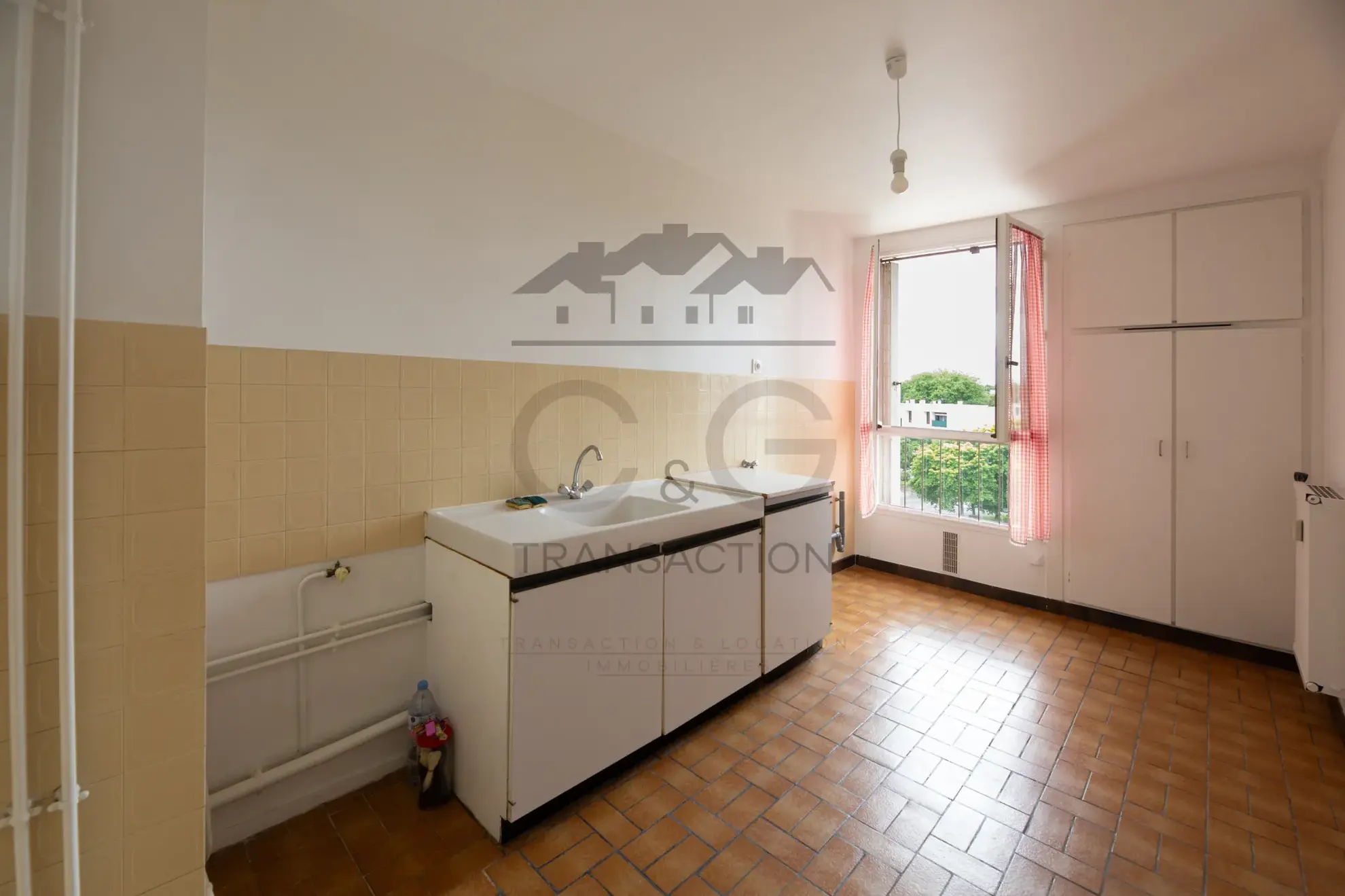Bel appartement T4 de 73 m² avec balcon à Bayonne Saint Croix 