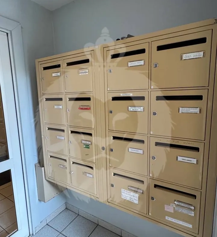 Appartement 2 pièces à Paris 15ème avec balcon, parking et cave 