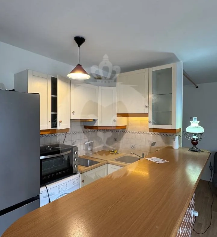 Appartement 2 pièces à Paris 15ème avec balcon, parking et cave 