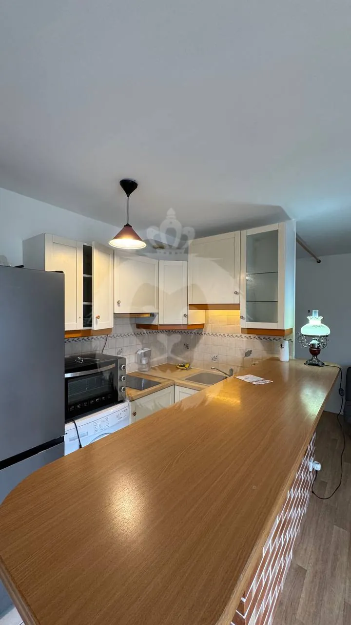 Appartement 2 pièces à Paris 15ème avec balcon, parking et cave 