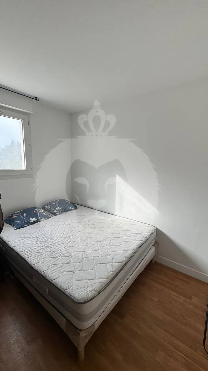Appartement 2 pièces à Paris 15ème avec balcon, parking et cave 