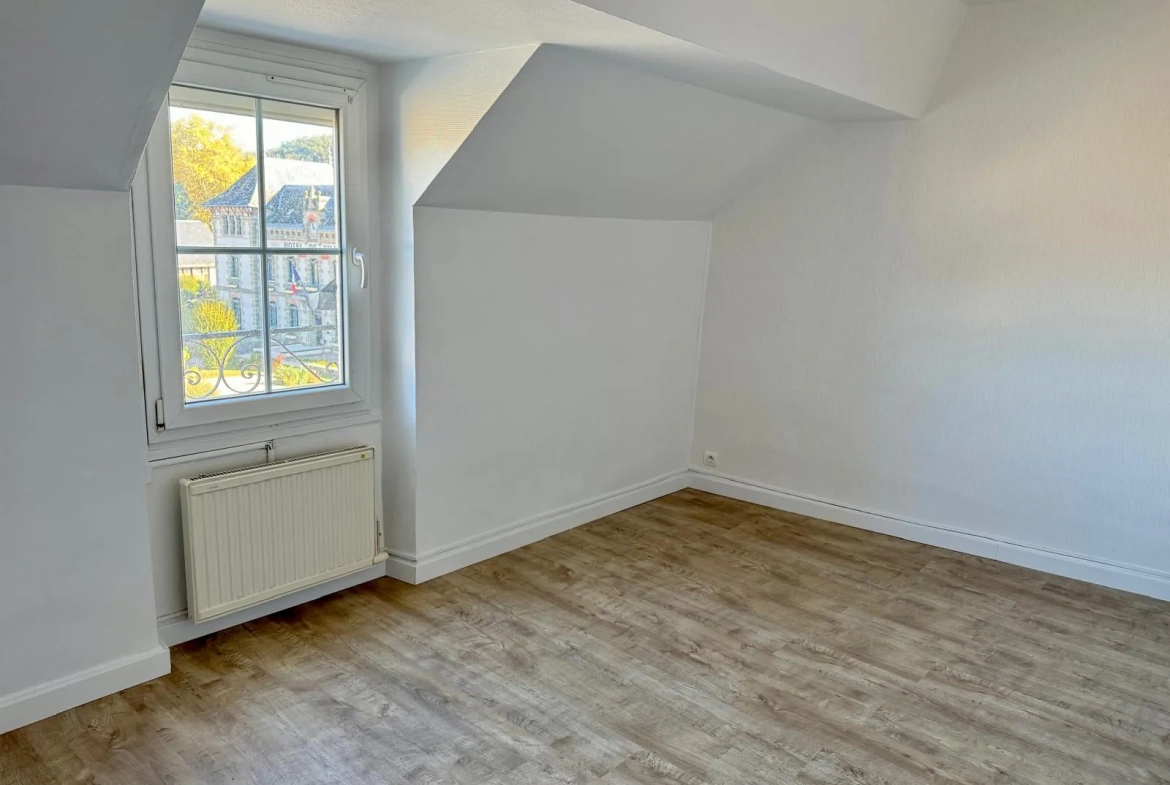 Maison de ville à Objat de 160 m² avec terrasse et garage 