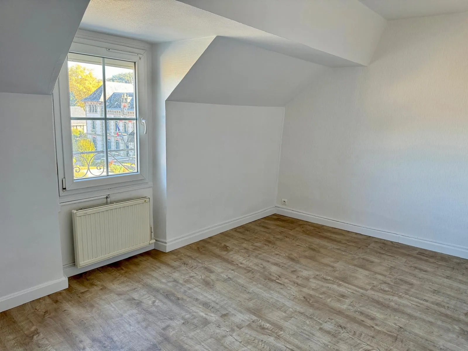 Maison de ville à Objat de 160 m² avec terrasse et garage 