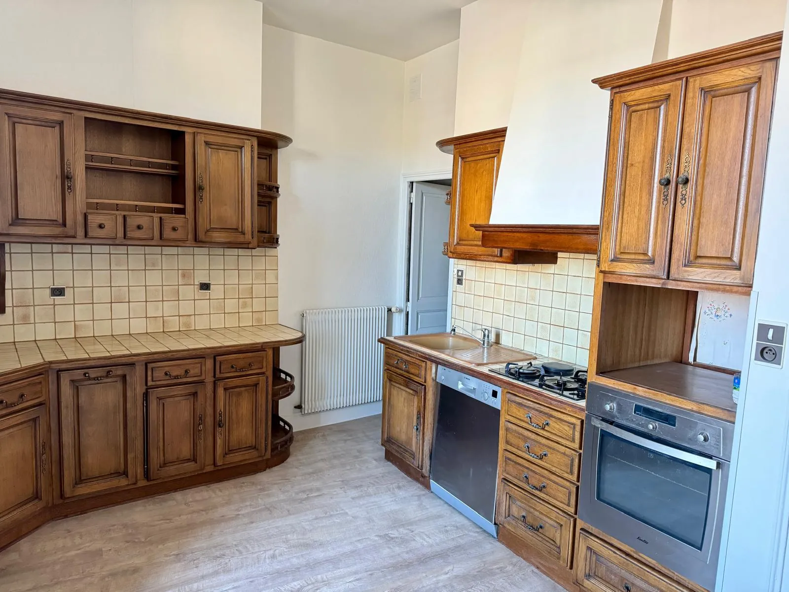 Maison de ville à Objat de 160 m² avec terrasse et garage 