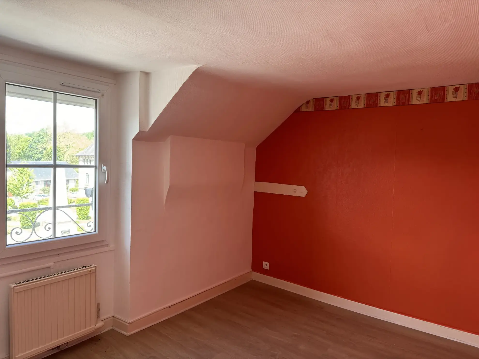 Maison de ville à Objat de 160 m² avec terrasse et garage 