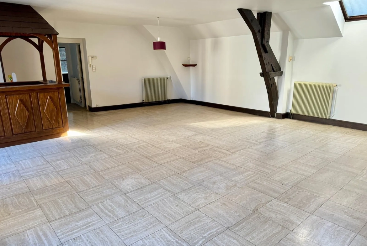 Maison de ville à Objat de 160 m² avec terrasse et garage 