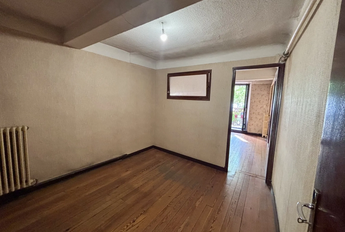 Bel appartement T4 de 99,63 m² au centre-ville de Laragne-Montéglin 