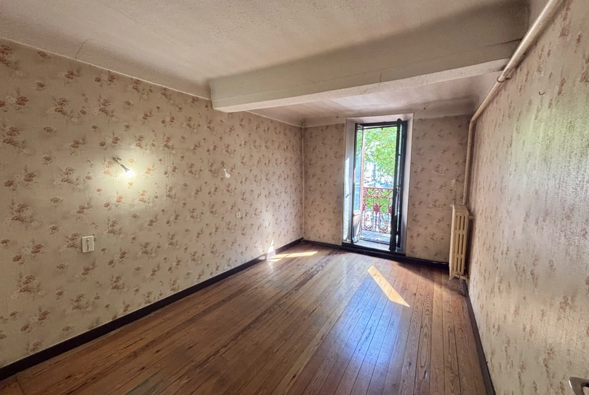 Bel appartement T4 de 99,63 m² au centre-ville de Laragne-Montéglin 