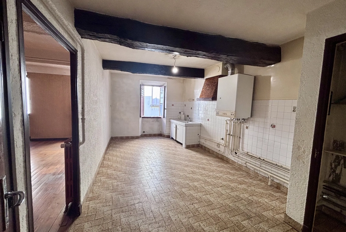 Bel appartement T4 de 99,63 m² au centre-ville de Laragne-Montéglin 