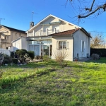 Maison à vendre à Agen de 185 m² avec double garage et grand potentiel de rénovation