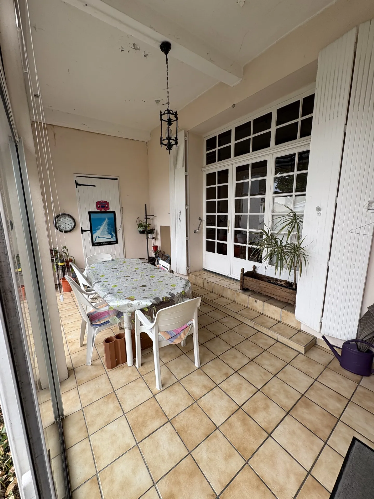 Maison à vendre à Agen de 185 m² avec double garage et grand potentiel de rénovation 