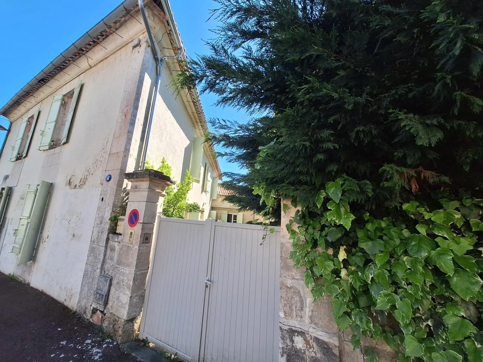 Charmante maison de maître de 200 m² à Ribérac, proche commerces et écoles 