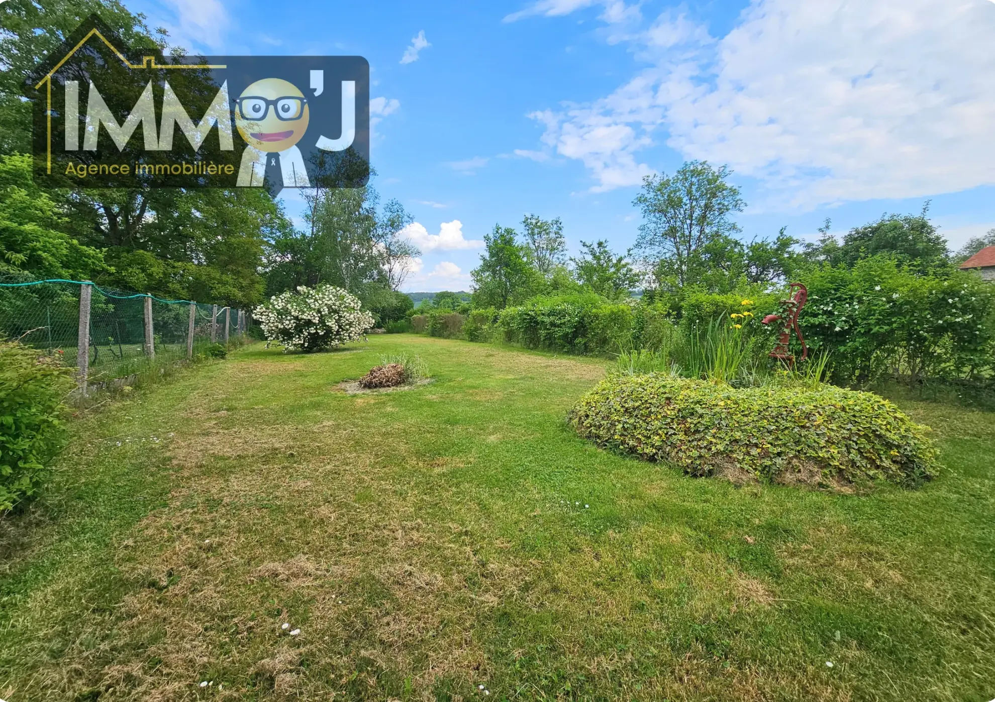 Maison à vendre à Neuville-Lès-Vaucouleurs - 7 pièces, jardin et vue sur le canal 