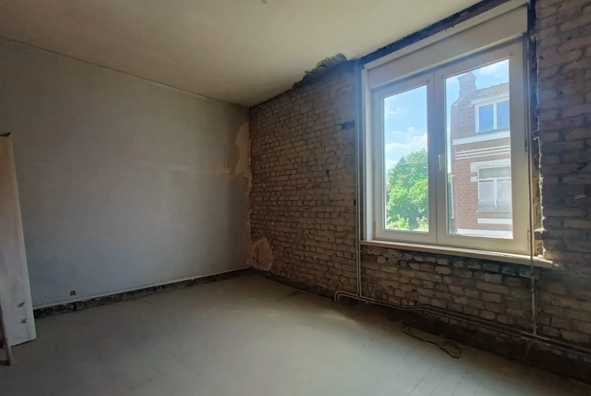 Maison à travaux de 97m² à Roubaix proche du Parc Barbieux et de l'EDHEC 
