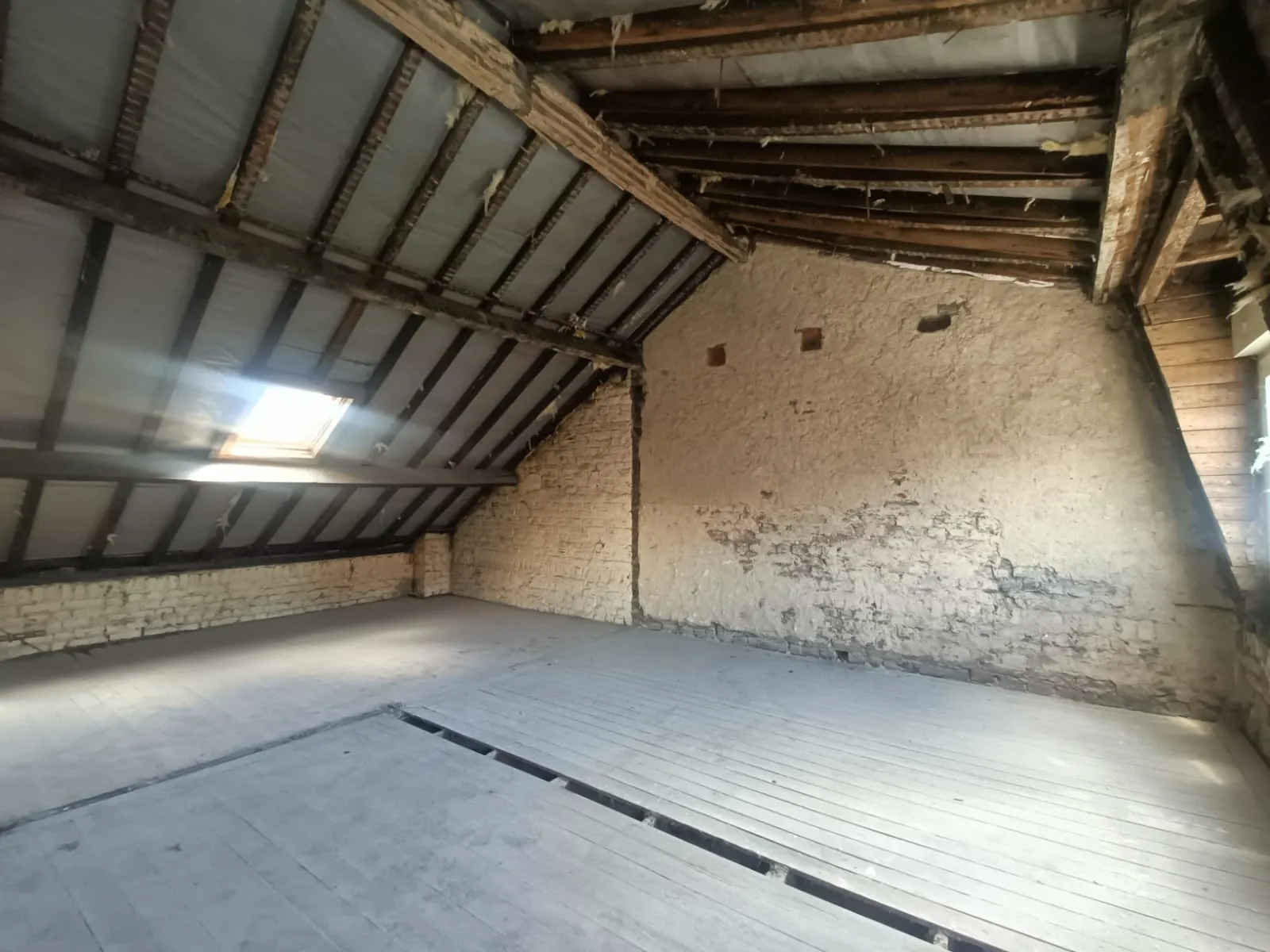 Maison à travaux de 97m² à Roubaix proche du Parc Barbieux et de l'EDHEC 